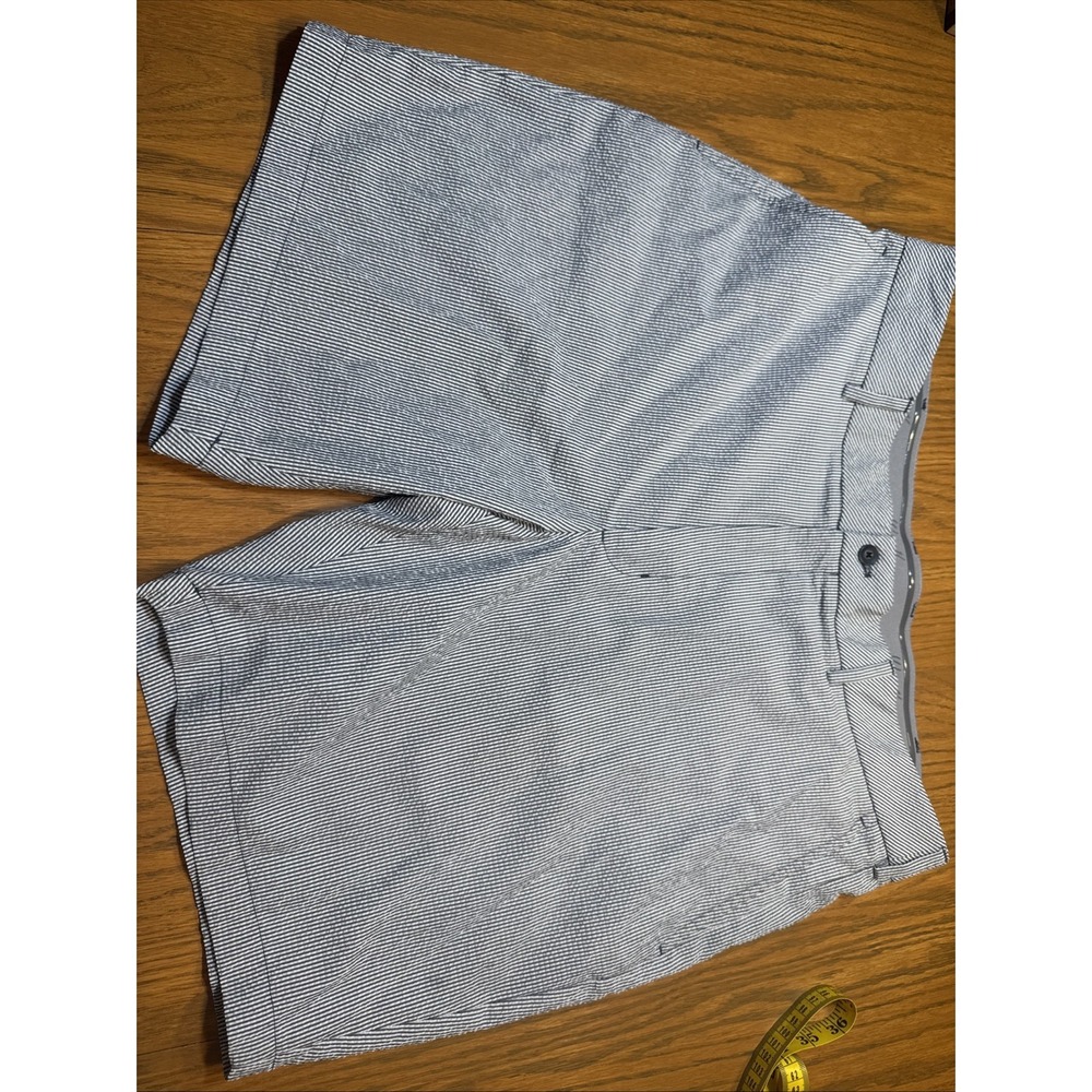 mens 38 walter hagen shorts  Searsucker Grey And Pin Stripe